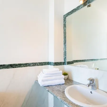 Hotell Dei Tigli Angera