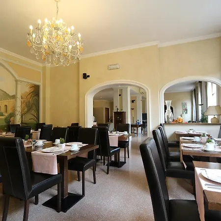 Hotell Dei Tigli Angera