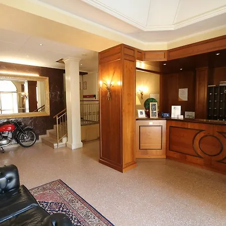 Hotell Dei Tigli Angera
